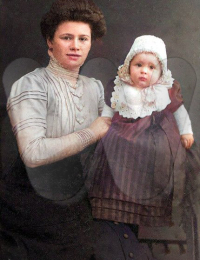 Martha Fröde mit Tochter Charlotte