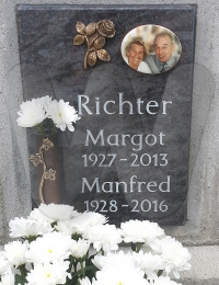 Richter Manfred und Nowak Margot - Urnengrab (2016)